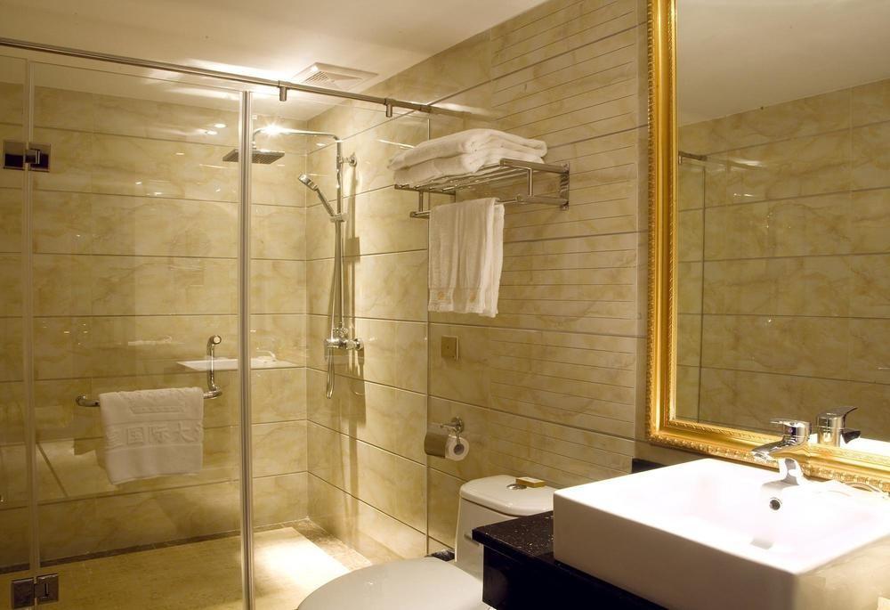 Guilin Golden Crown International Hotel Exterior photo